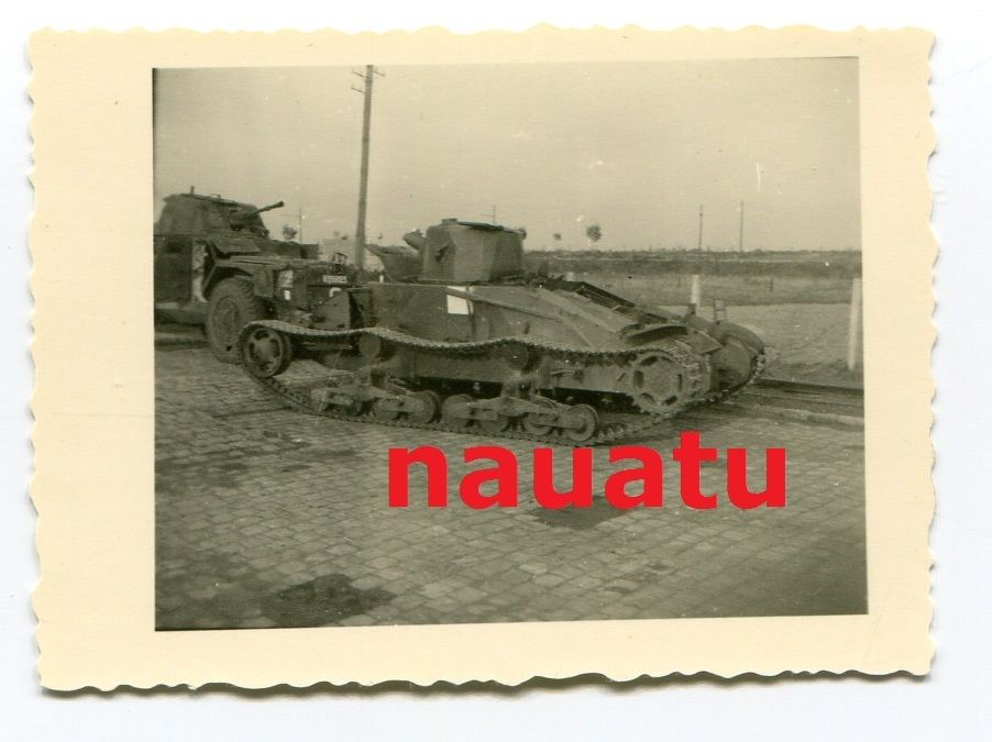 Foto PLatz französische Beute Panzer Tank CHARS 