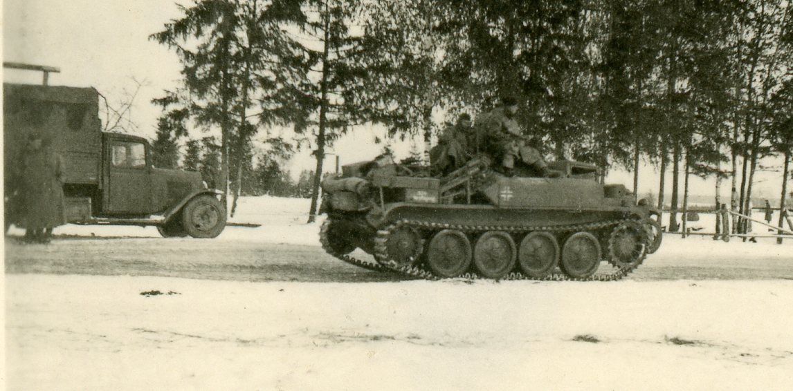 Russland Winterkämpfe Panzer Tank Aufgesessene G