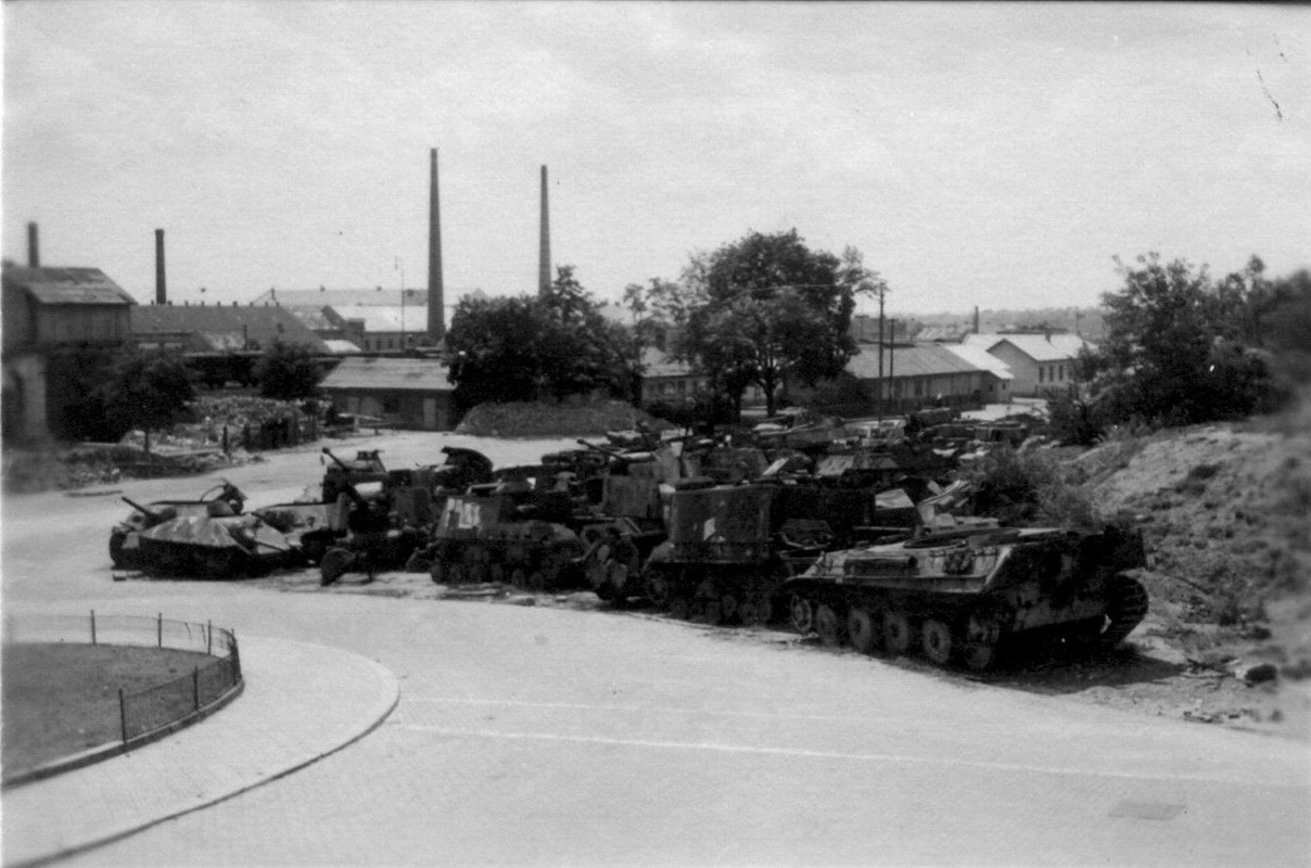 Armes et équipements abandonnés à Znojmo (Tchécoslovaquie) Zno0