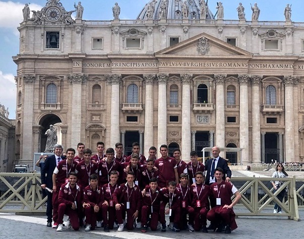 Rappresentanza-giovanili-del-Torino-in-Vaticano dans Fede, morale e teologia