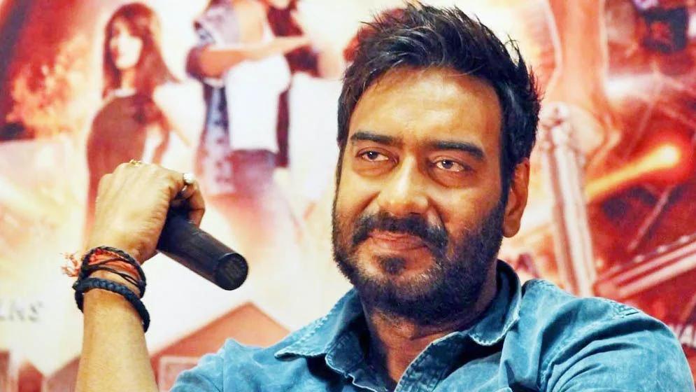 মুম্বাইয়ে অজয় দেবগনের জুহুর বাংলোর সালো-স্পা নির্মাণে বিএমসির স্টপ-ওয়ার্ক নোটিশ
