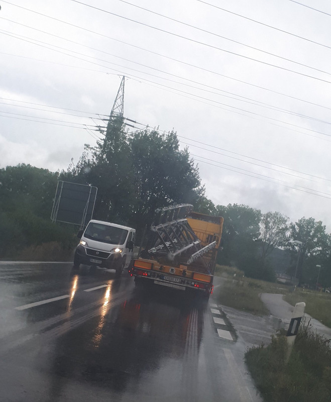 31354105-5A8C-415E-B677-D454106E0096