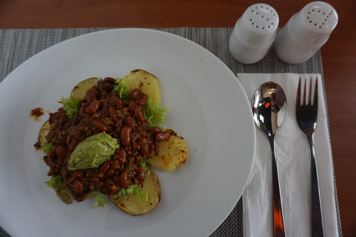 makanan sehat ala Harris Hotel Sentraland Semarang - Mexican Potato Nachos