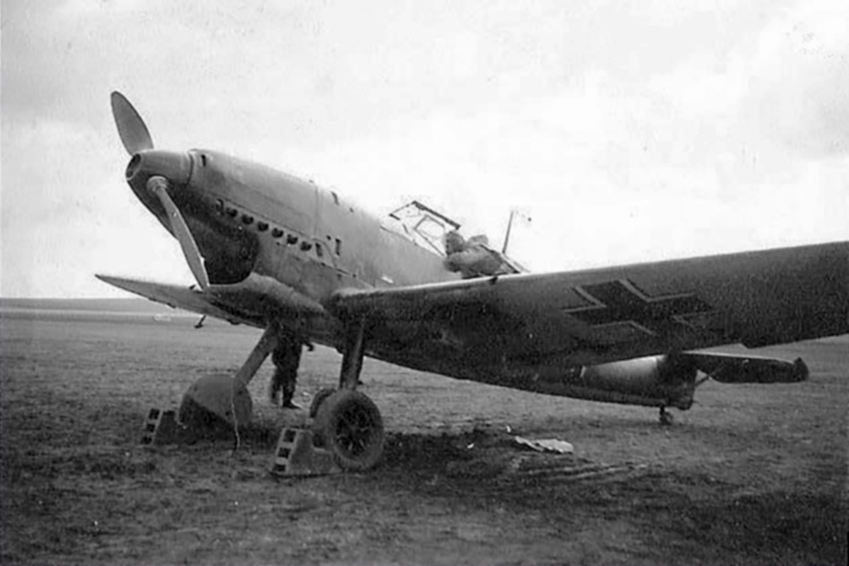 Messerschmitt-Bf-109D1-unknown-unit-Germany-01