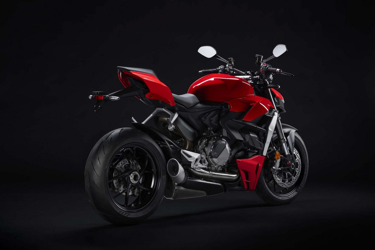 Новый мотоцикл Ducati Streetfighter V2 2022