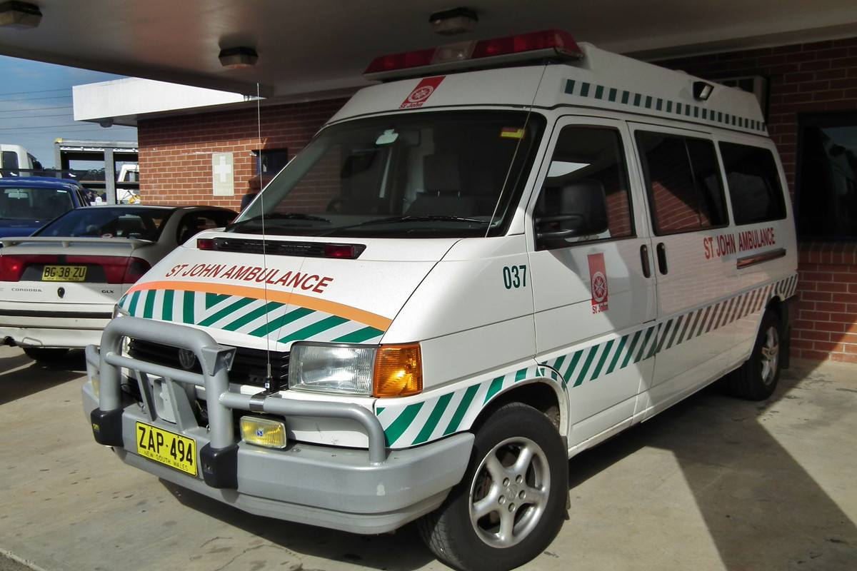 Volkswagen-T4-Transporter Ambulance (1990-96)