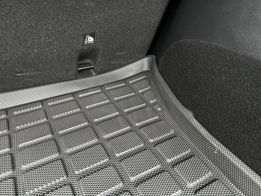 93483FC4-F888-418C-883D-1F689425AD9E