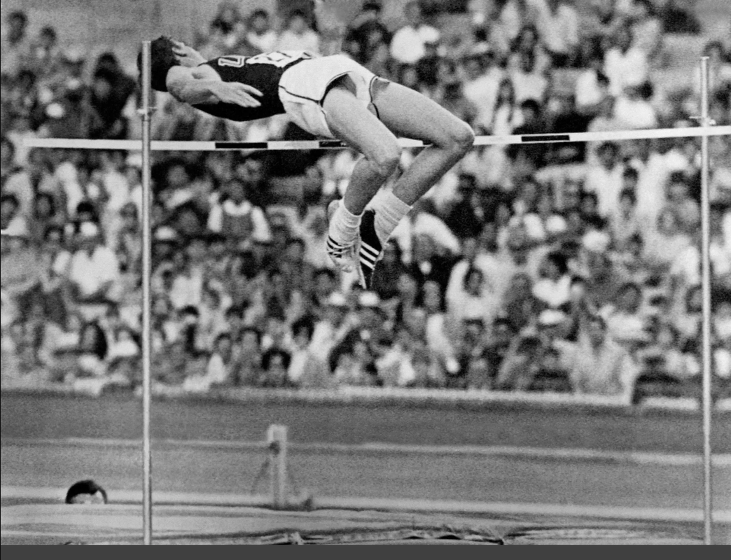 Dick Fosbury, pionero del salto de altura, muere a los 76 años