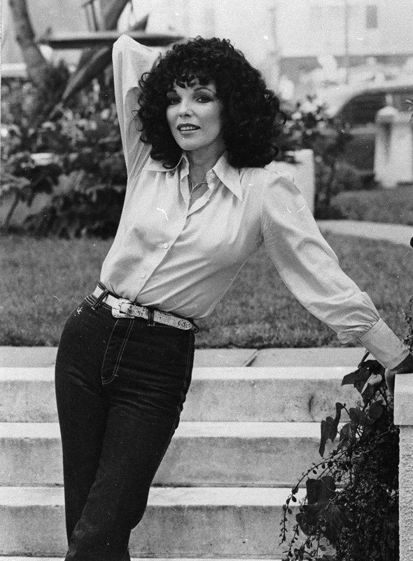 Joan_Collins_d19