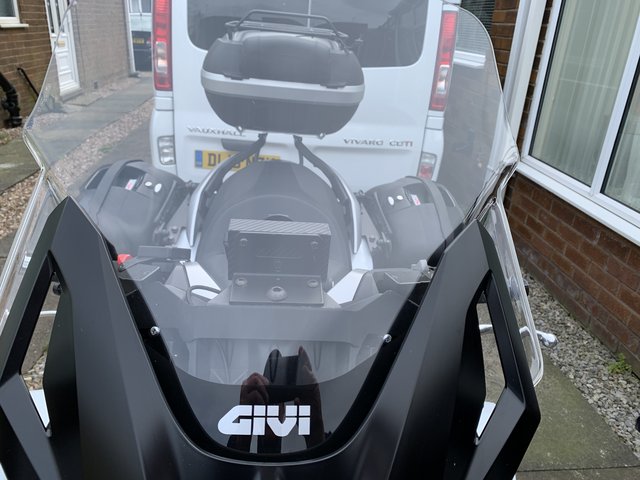 12EC93F8-F914-48F5-B9C4-F97607905826