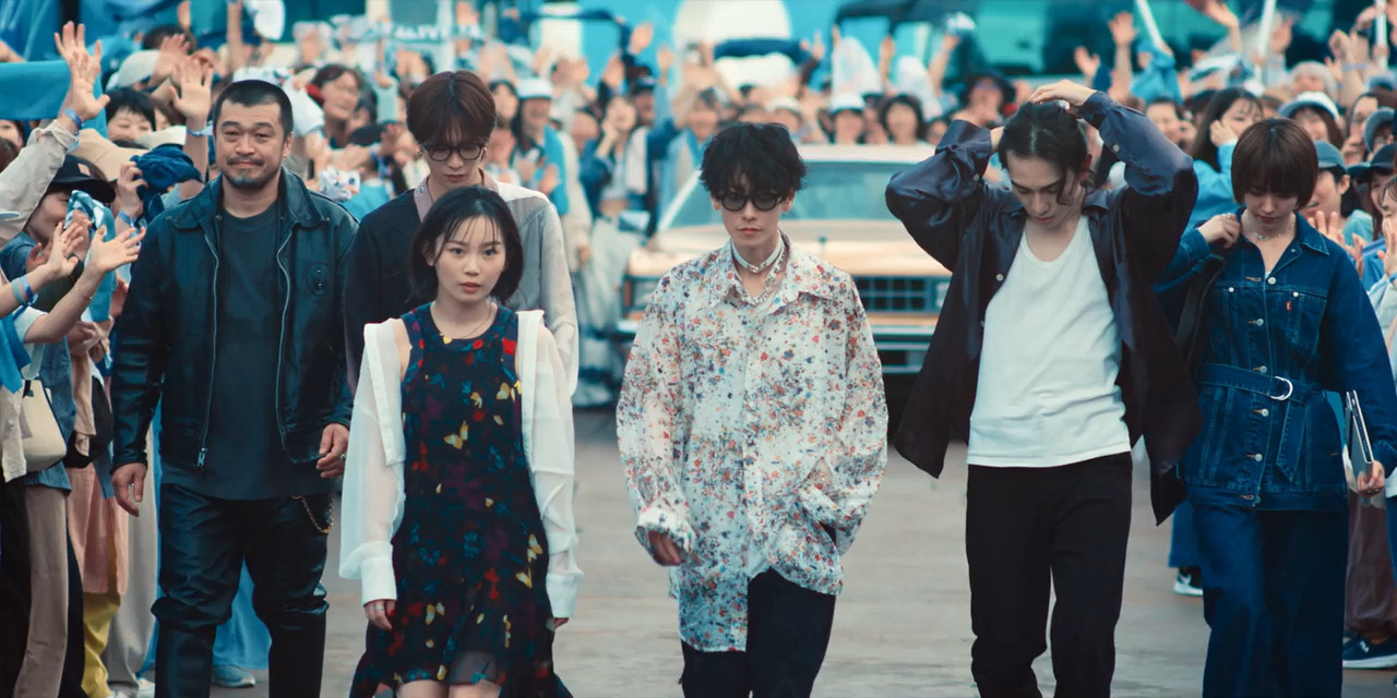 Glass Heart (2025) Season 1 [Hindi + English] WebRip 480p 720p ESub - Complete Screenshot
