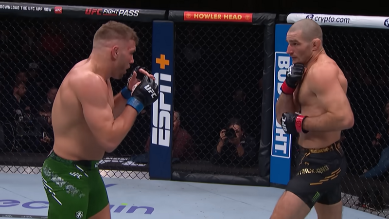 UFC 297 на забавен кадър