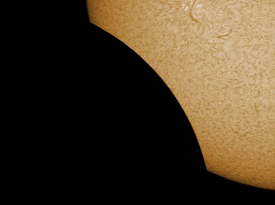 comienzo del eclipse h�brido del 3-Nov-2013