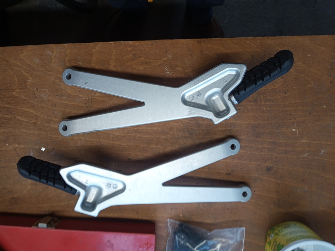 Ktm 690 enduro r passenger cheap pegs