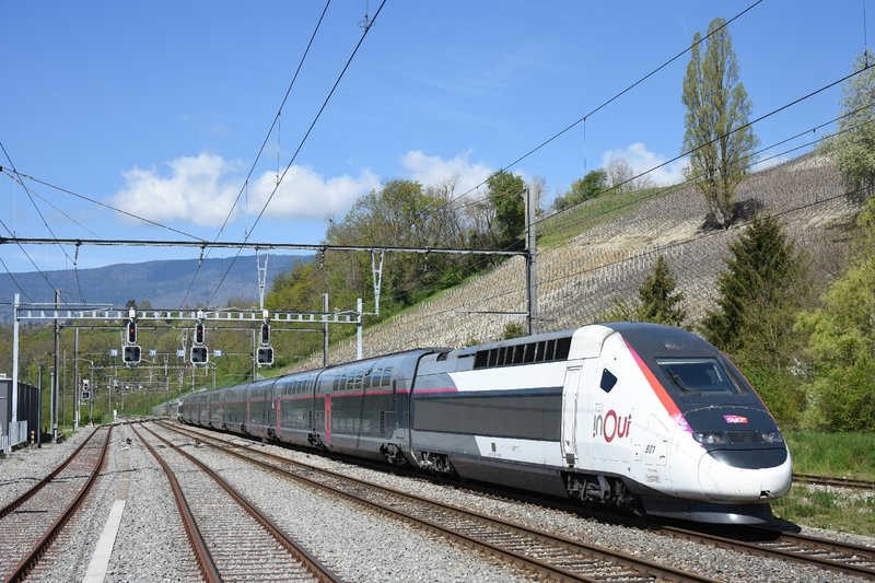 DSC-7923-Tgv-801-at-La-Plaine-le-26-04-2