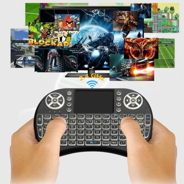 Mini teclado mostrando su layout QWERTY y el touchpad integrado.