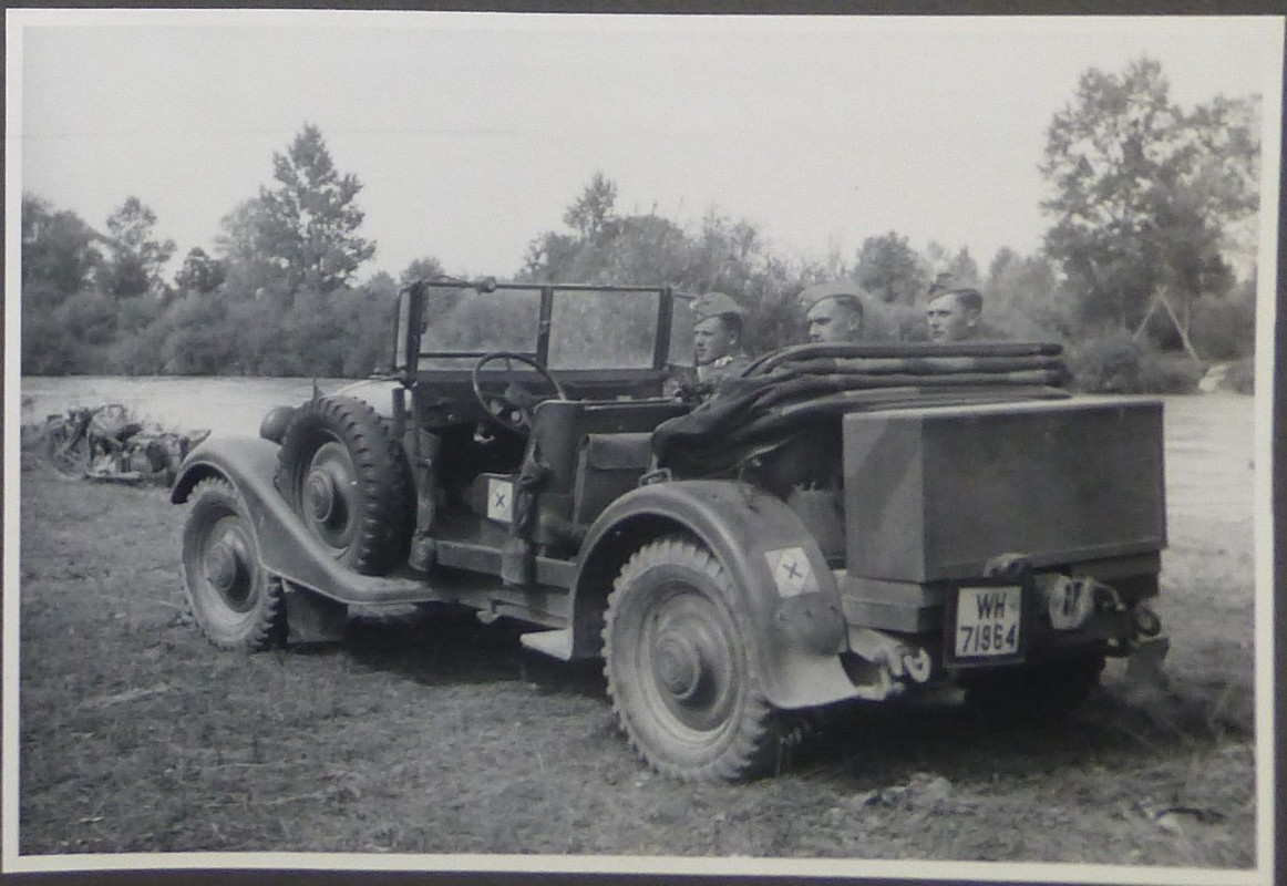 Foto SdKfz Jeep Kübelwagen Schwimmwagen WH Kennu