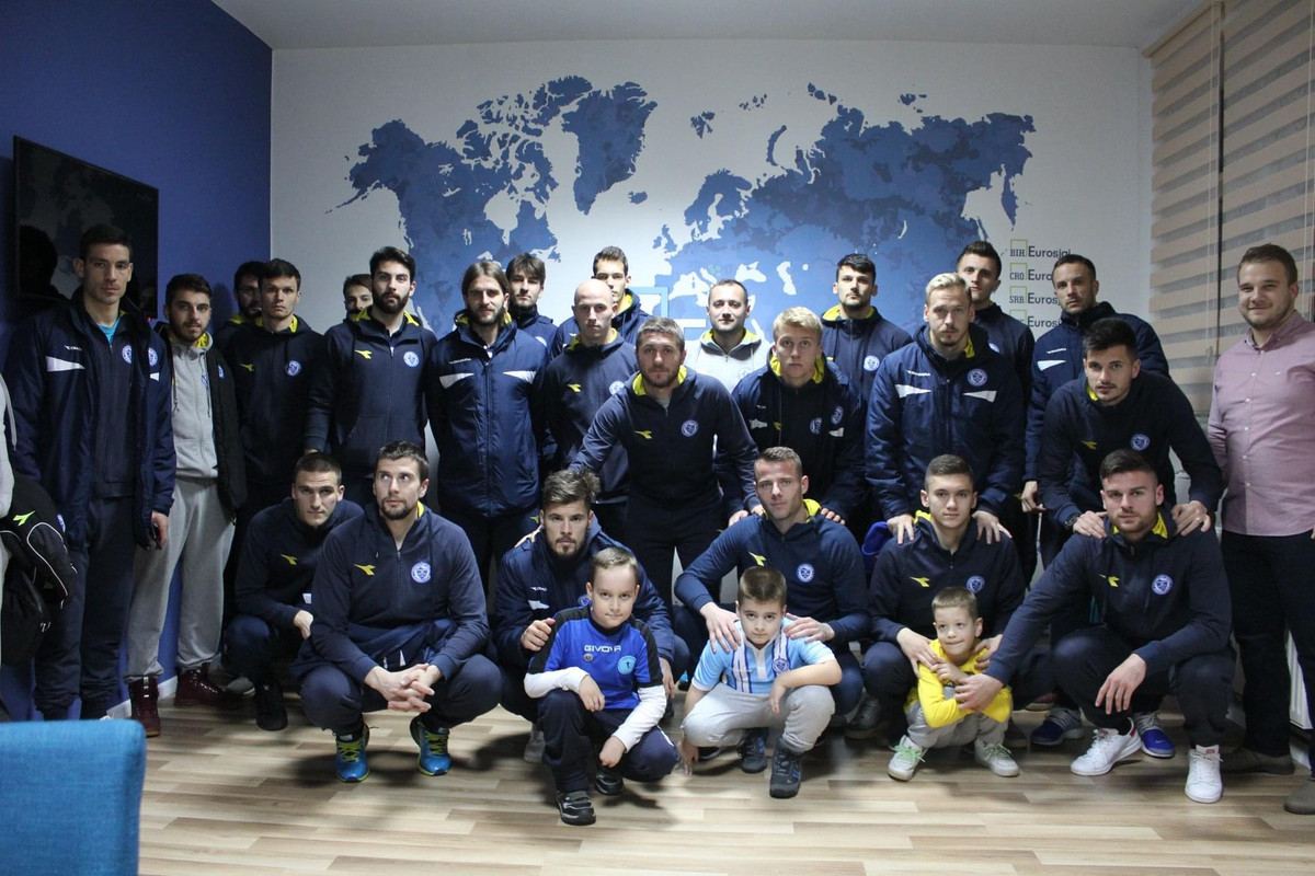 8C40DC3D-339B-48B8-95E6-AC593248074C