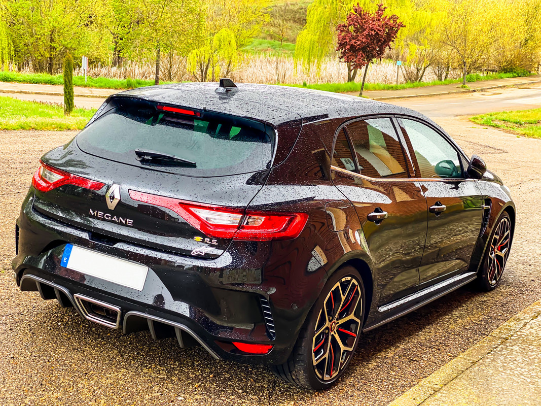 9058C994-E7BE-45A7-9892-0011848F08E9