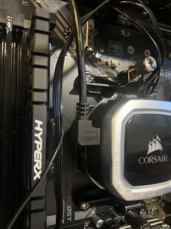 E3371BF8-DA66-484D-9E32-7E5AA2117857