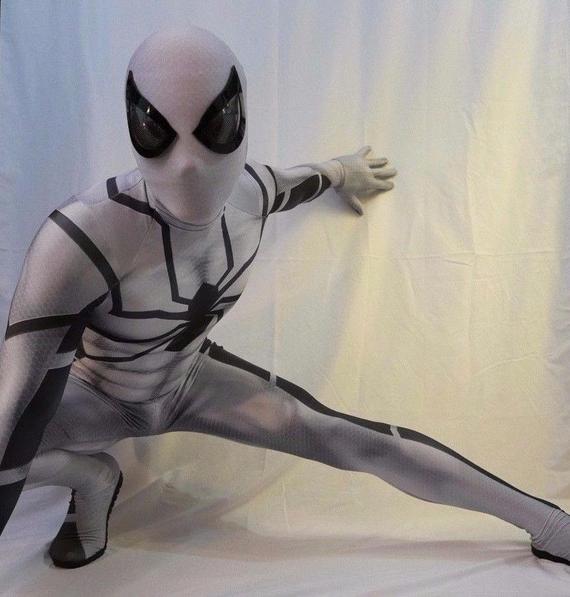 [Image: whitespider.jpg]