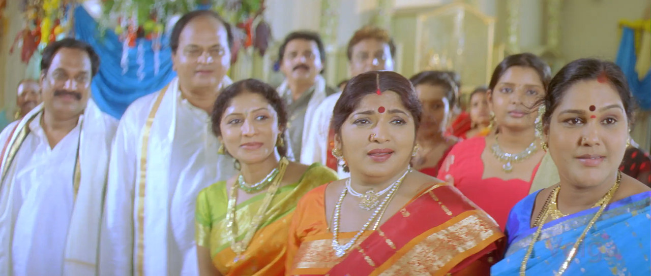 Arundhati 2009 BluRay [Hindi + Tamil + Telugu] 480p, 720p, 1080p ESub Screenshot