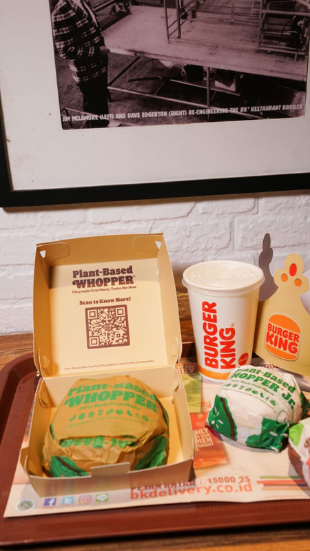 Menu baru Burger King berupa Plant-Based Whopper .