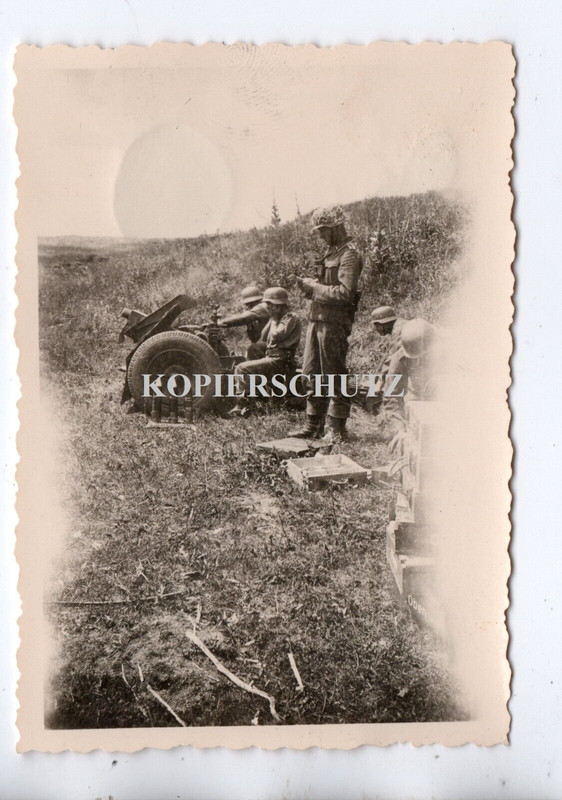 Russland Flak Stellung Geschutz Kampfer Ausrustung Stahlhelm Tarnnetz Camo