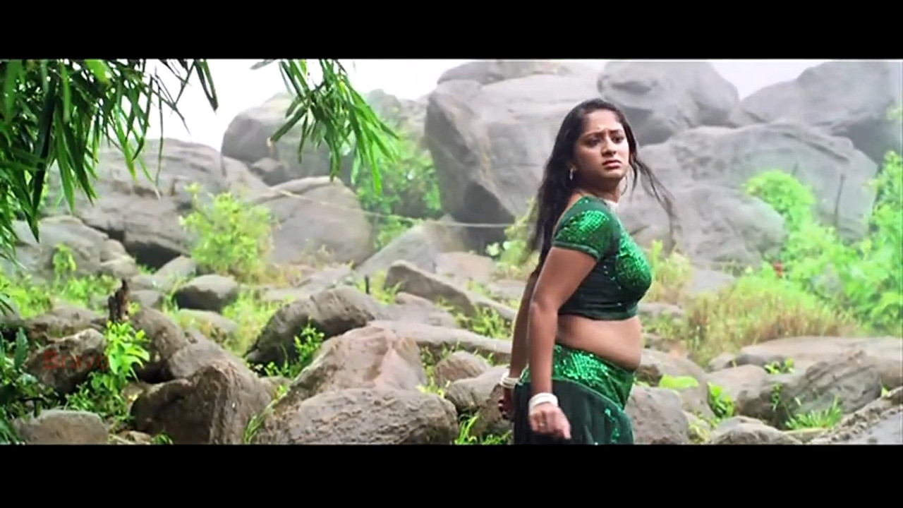 [Image: Serial-Actress-Lakshmi-Priya-Hot-Song-mp...08-295.jpg]