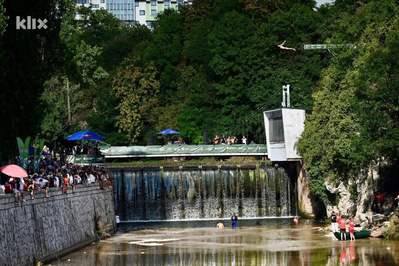 260809094 637185 xxl