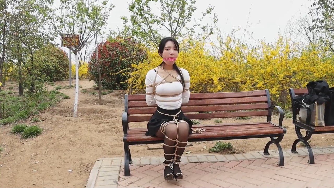 一绳所爱 杨若琳公园挑战真人秀节目.mp4_20230411_185159.768