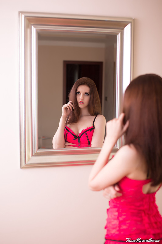 Teen Marvel - Veronica - Admiration (1)