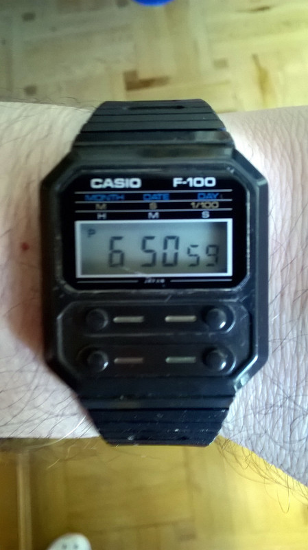 Casio F100