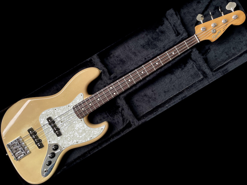 Mostre o mais belo Jazz Bass que você já viu - Página 13 Squier-Jazz-Bass-Badass