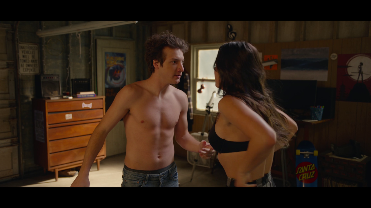 vlcsnap-2023-12-02-01h08m42s248