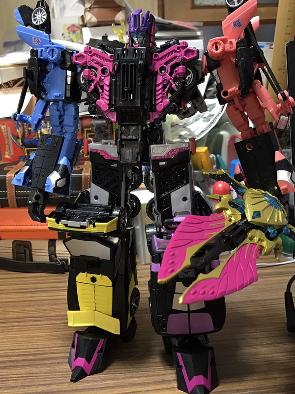 megatronia-012