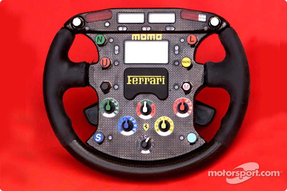 TEMPORADA - Temporada 2001 de Fórmula 1 F1-san-marino-gp-2001-michael-schumacher-steering-wheel