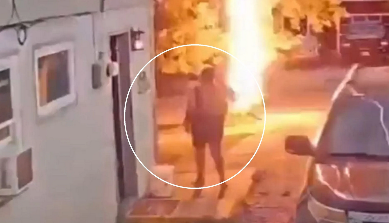¡Córrele que te alcanza! Así fue como se salvó una mujer de un rayo: video viral