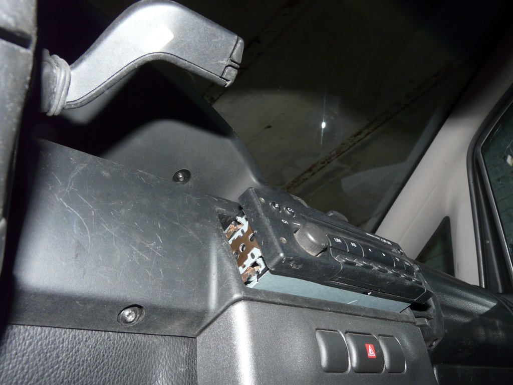 Blocage reinsertion Autoradio CD perso