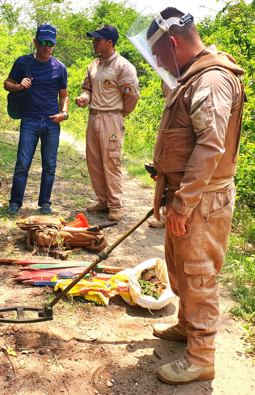 [Imagen: Desminado-Colombia-2-Foto-Infodefensa-com.jpg]