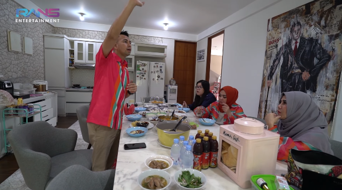 Raffi Ahmad menceritakan kejadian 'didatangi' Sapri saat syuting