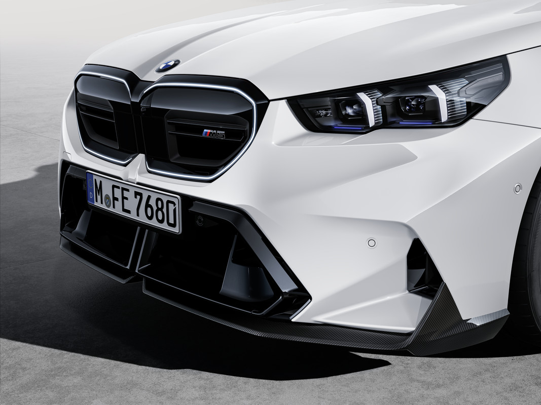 P90562733_highRes_the-bmw-m-performanc