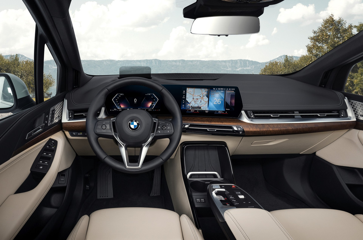 2022-BMW-2er-Active-Tourer-U06-Interieur-05
