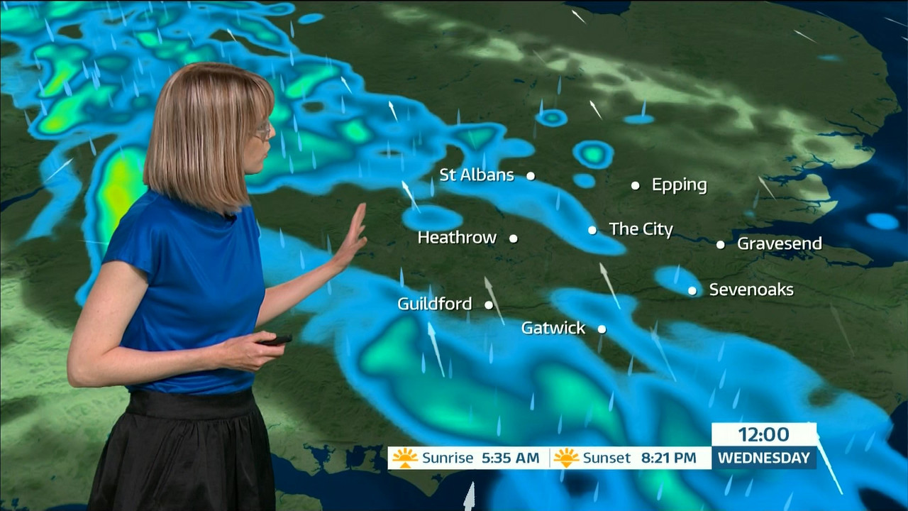 ITV News London_20200428_1800.ts_snapshot_26.24_[2020.04.28_21.08.47]