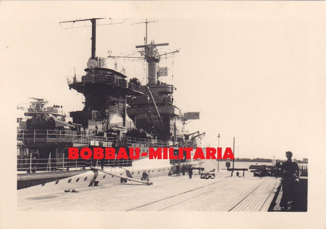 Kreuzer Nürnberg 1943 Ostsee Hafen Pier Tarnanst