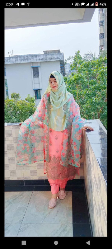 photo 6080048158143614470 y