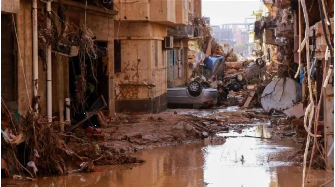 Libia en crisis por cadáveres por la inundación