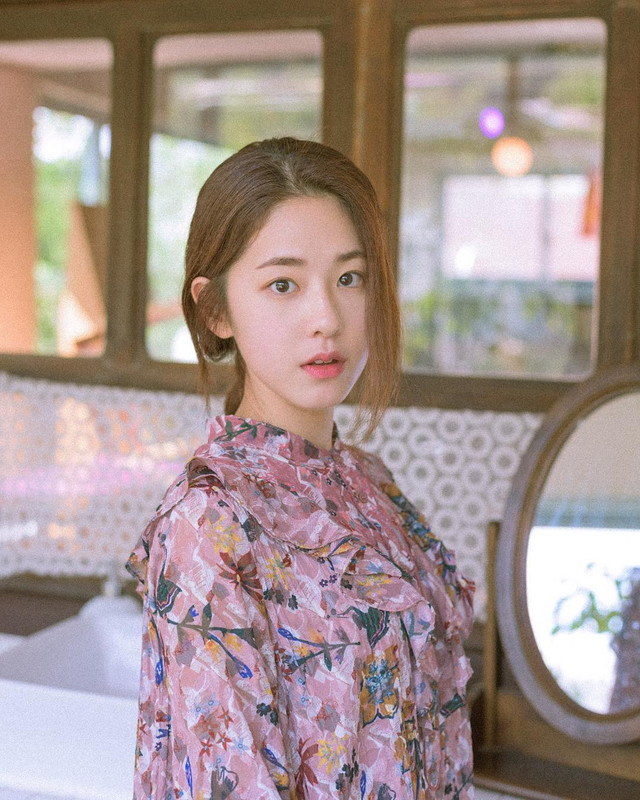 Aktris Korea Selatan Park Hye Soo akan beradu akting Bersama Jaehyun NCT dalam drama terbarunya, “Dear.M”.