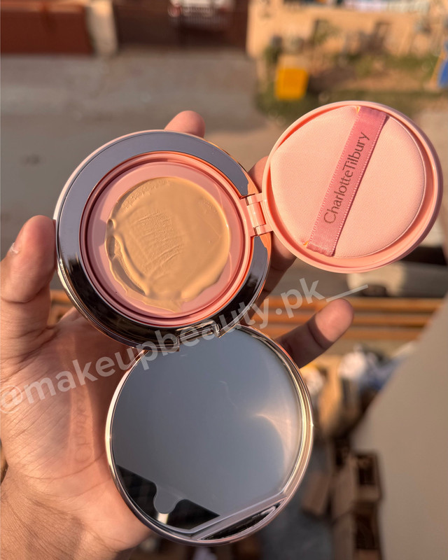 Charlotte tilbury Pillow talk Beautifying Flawless Silk blur Foundation. - image 5