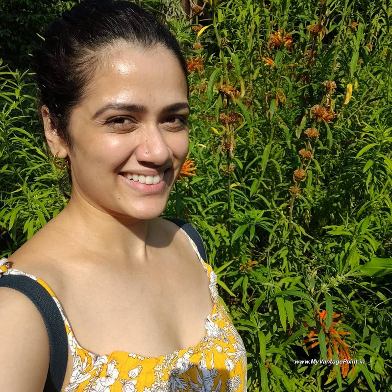 4-Girija-Oak-Hot-Selfies-HD-Mobile-Wallpapers-Pics-My-Vantage-Point